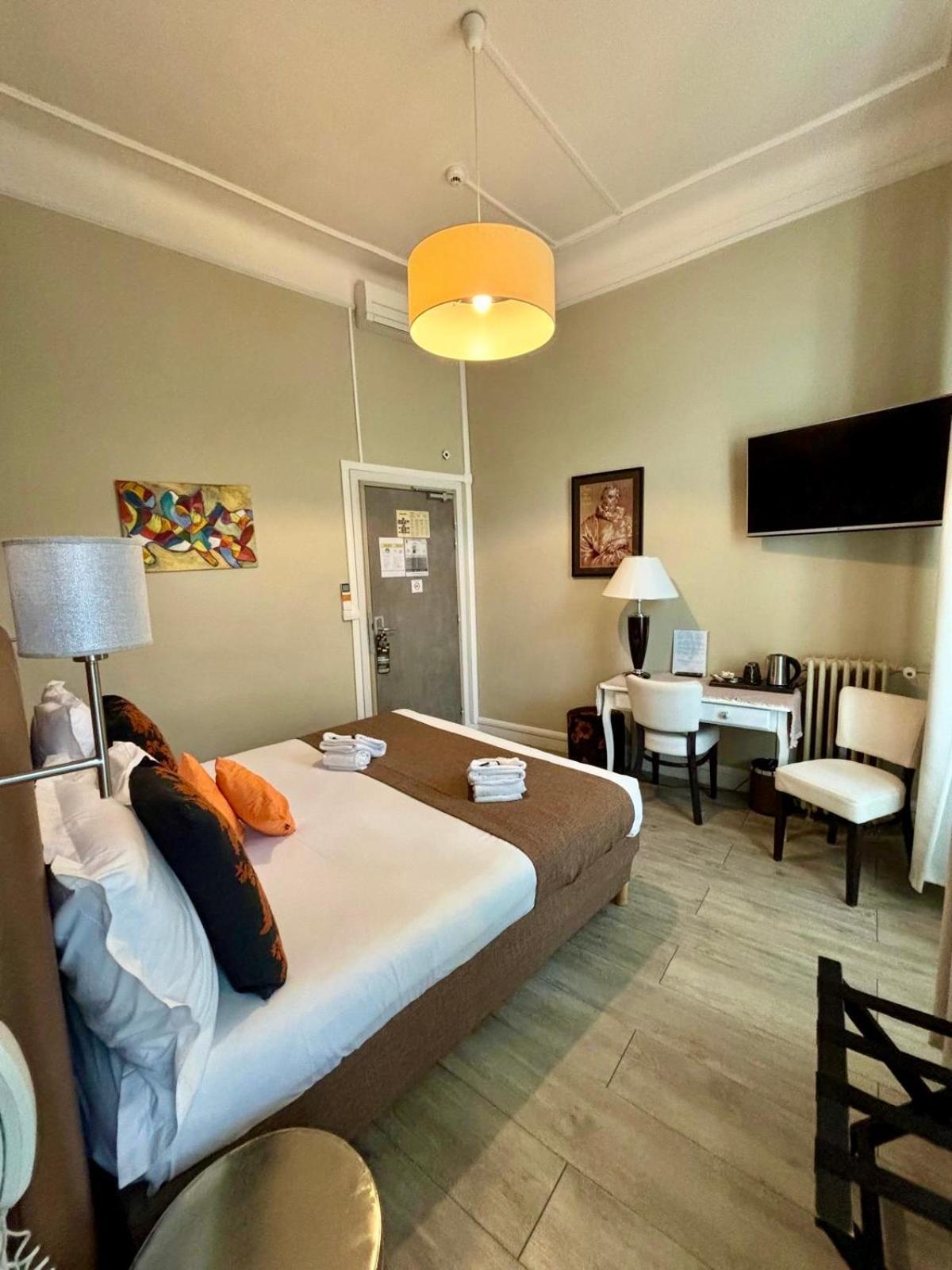 Regina Boutique Hotel Авиньон Екстериор снимка