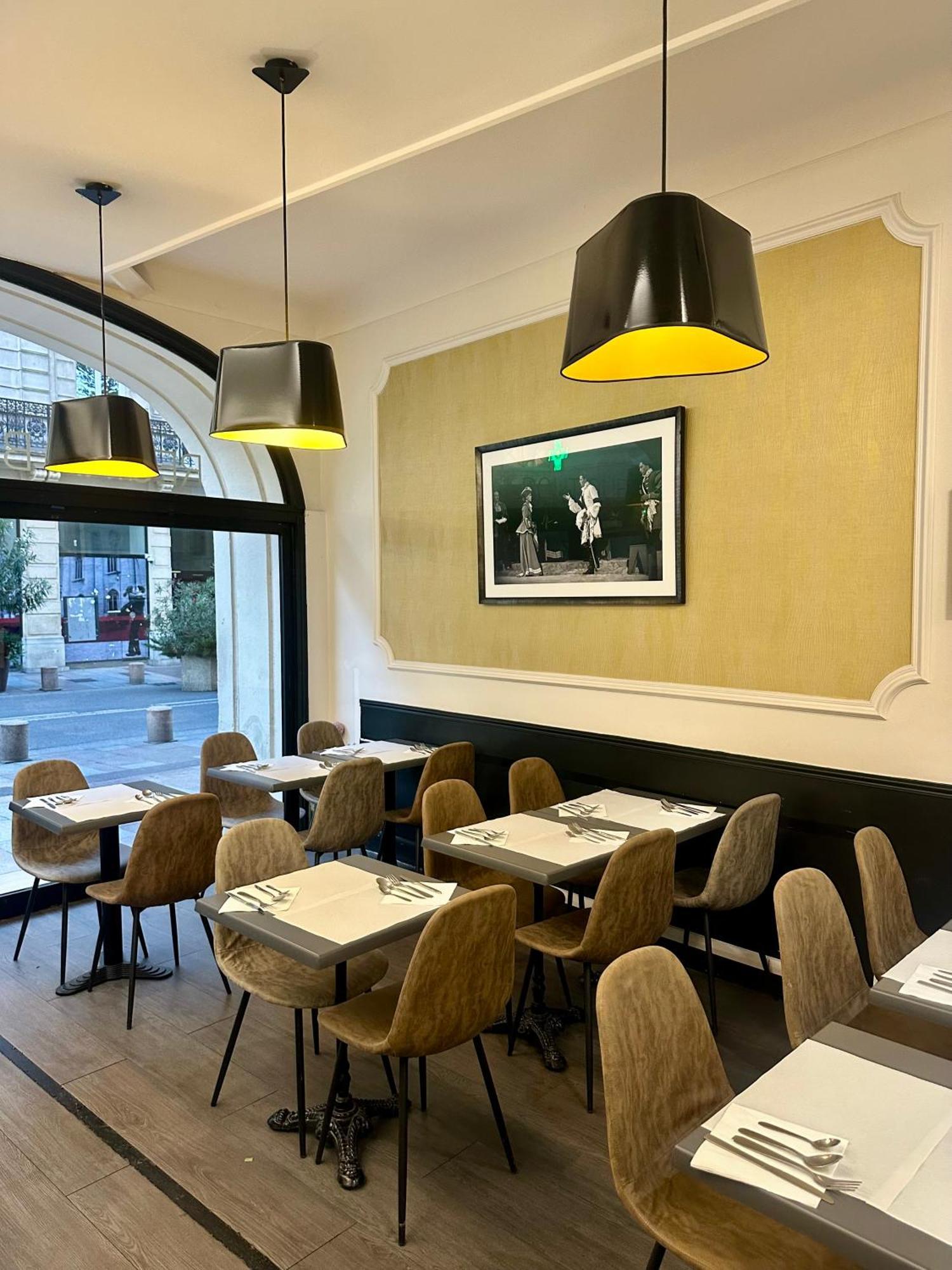 Regina Boutique Hotel Авиньон Екстериор снимка